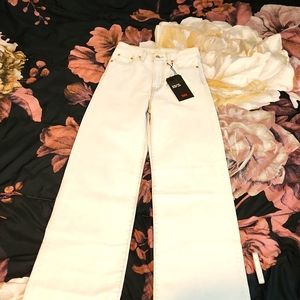 Read description! Levi's premium ribcage wide leg